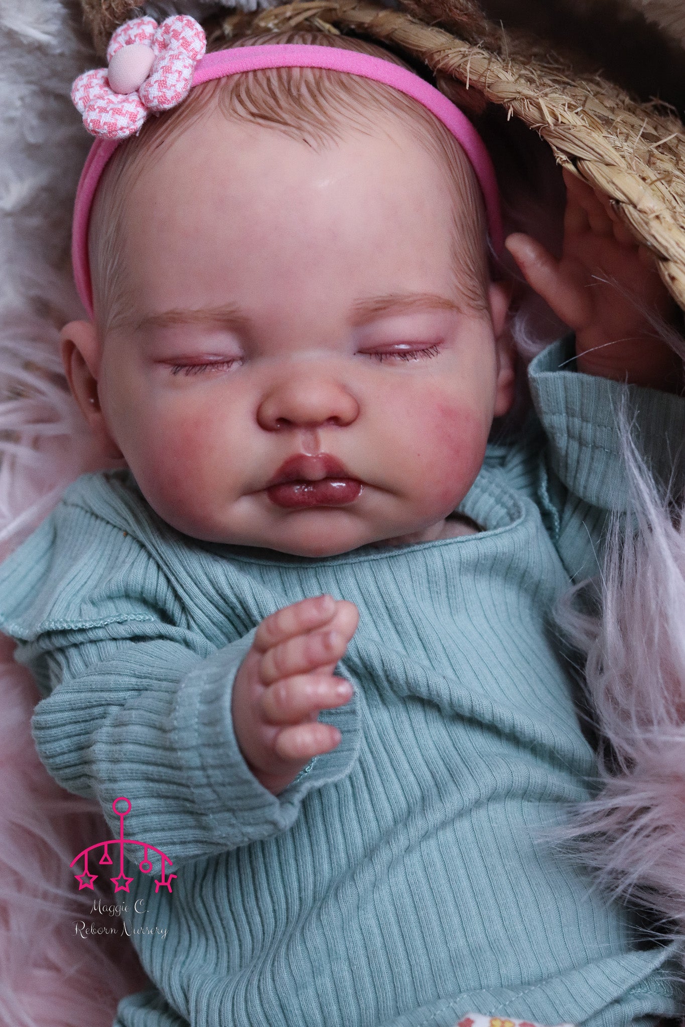 Constança Closed eyes