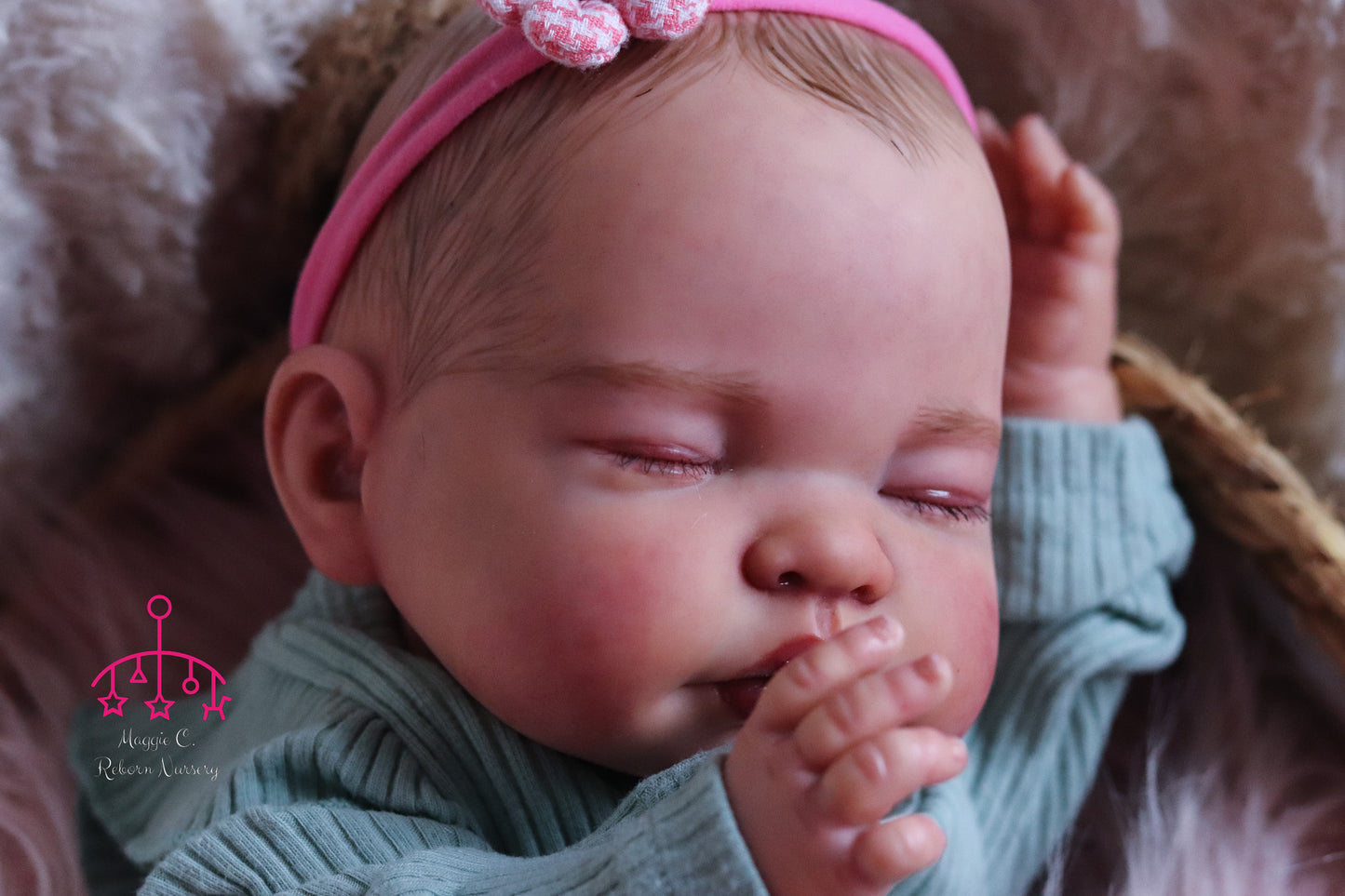 Constança Closed eyes