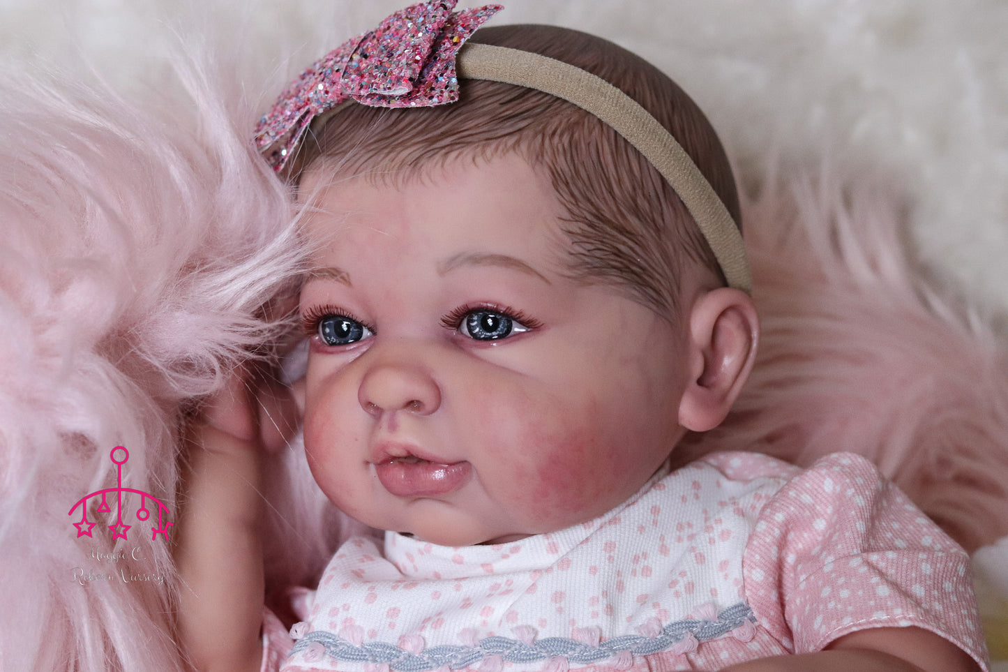 Maria open eyes